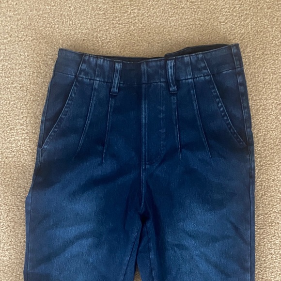 HALARA Pants - SMALL.  HALARA FRONT STITCHED STRETCHY JEGGING